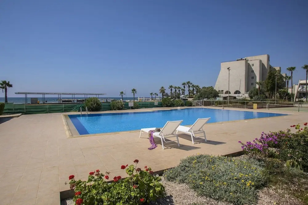 Lordos Sunshore Beachfront Suite