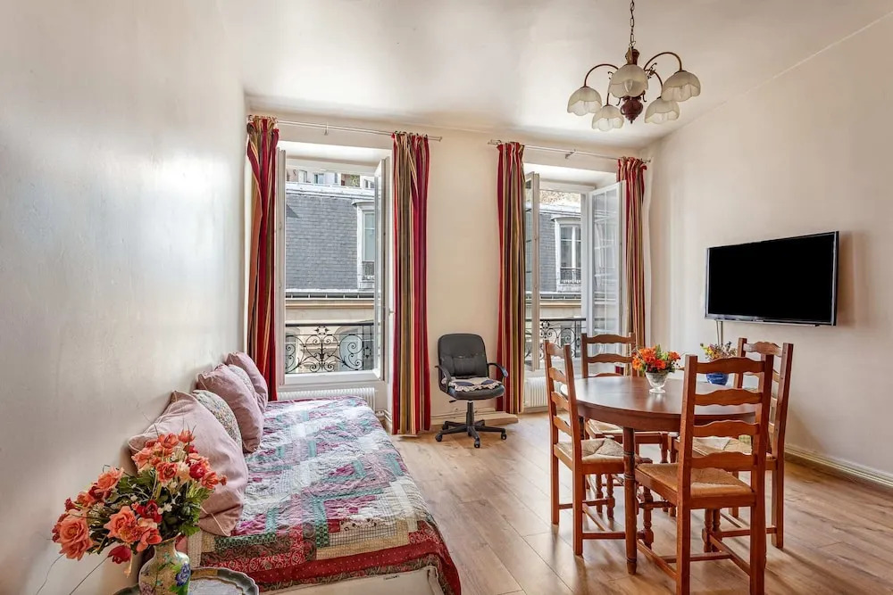 Stunning 1bdr flat in Paris 11th by GuestReady