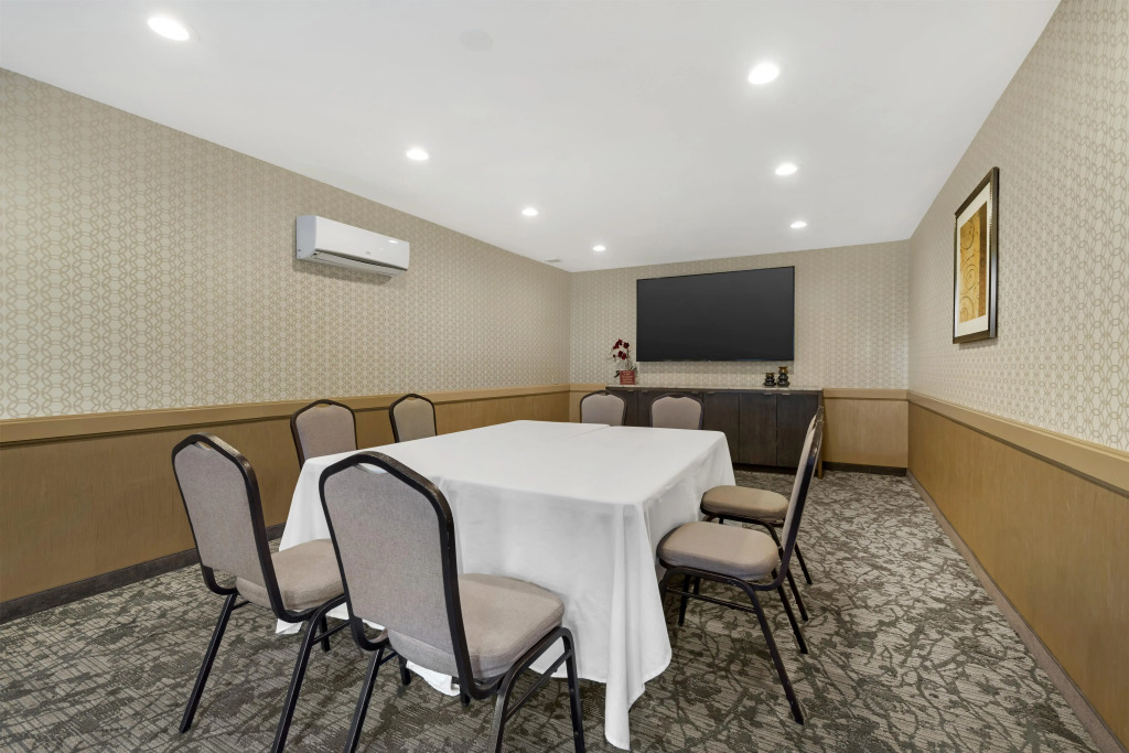 Best Western Plus Carriage Inn