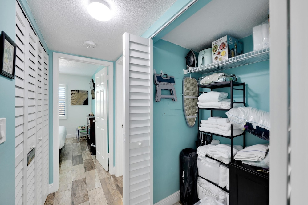 Newly Renovated 2 Beds 2 Baths Condo in St Pete Beach