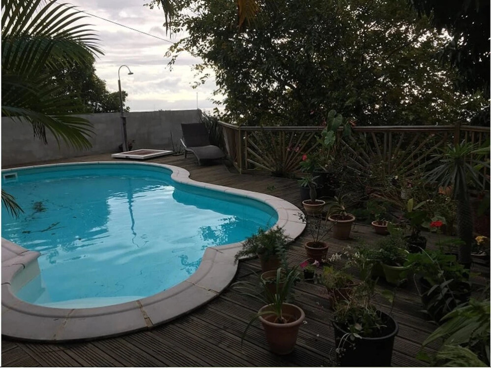 House With 2 Bedrooms in La Possession, With Wonderful sea View, Priva