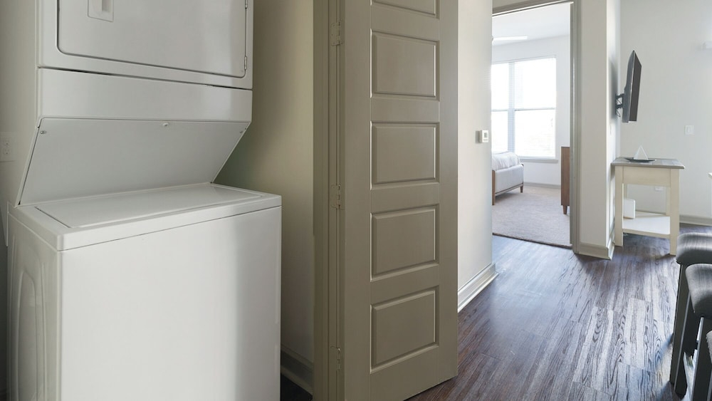 Landing Furnished Apartments Houston - Central Business District