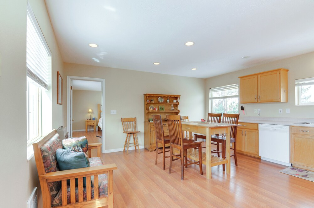 Charming Barn Apt in Boulder! Gateway to Parks!