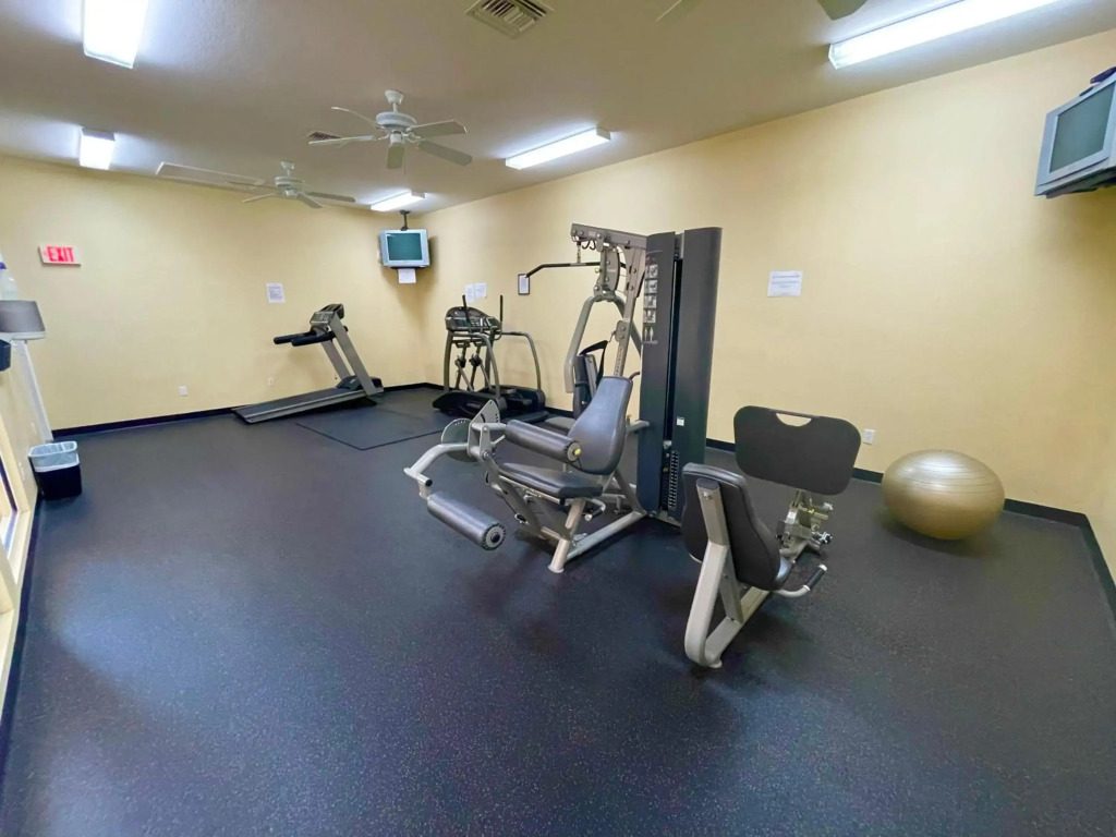 Entire Cozy 4 bed 3 bath Townhome near Disney!
