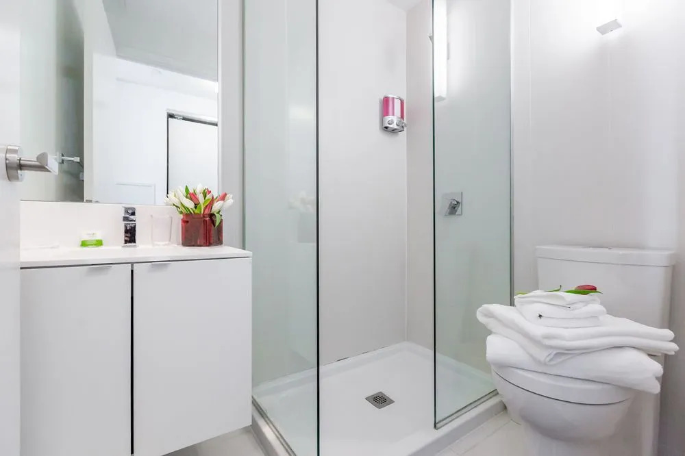 Noel Suites- Peter and Richmond St West