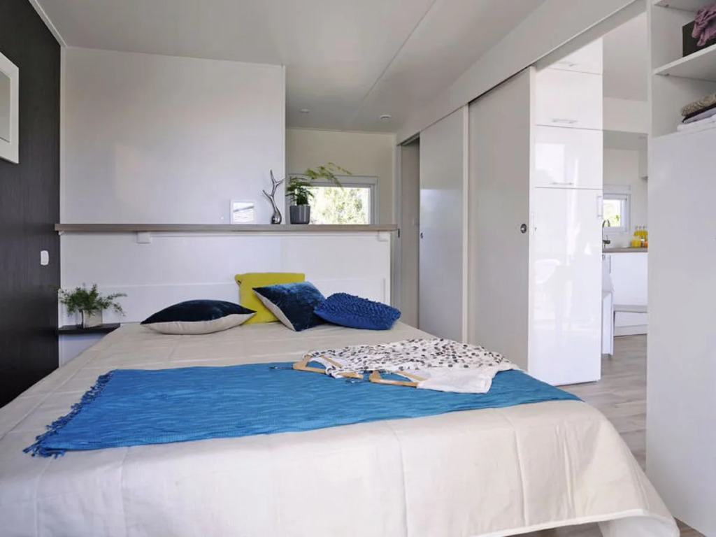 Holiday Home Le Mediterranée - AGL255