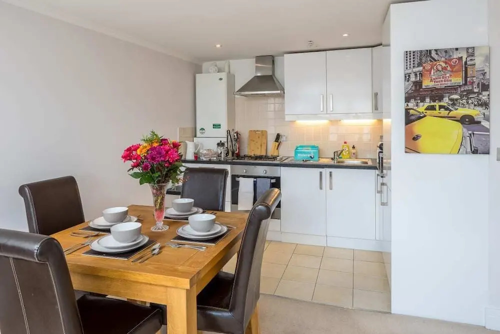 Stylish 1 bed in West Kensington 7mins to Tube
