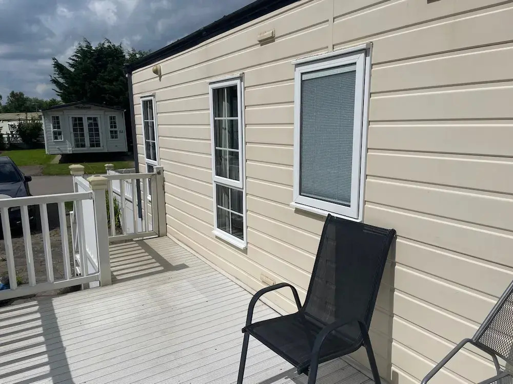 2 Bed Lodge Sleeps 5 - Pet Friendly, Wifi, Parking
