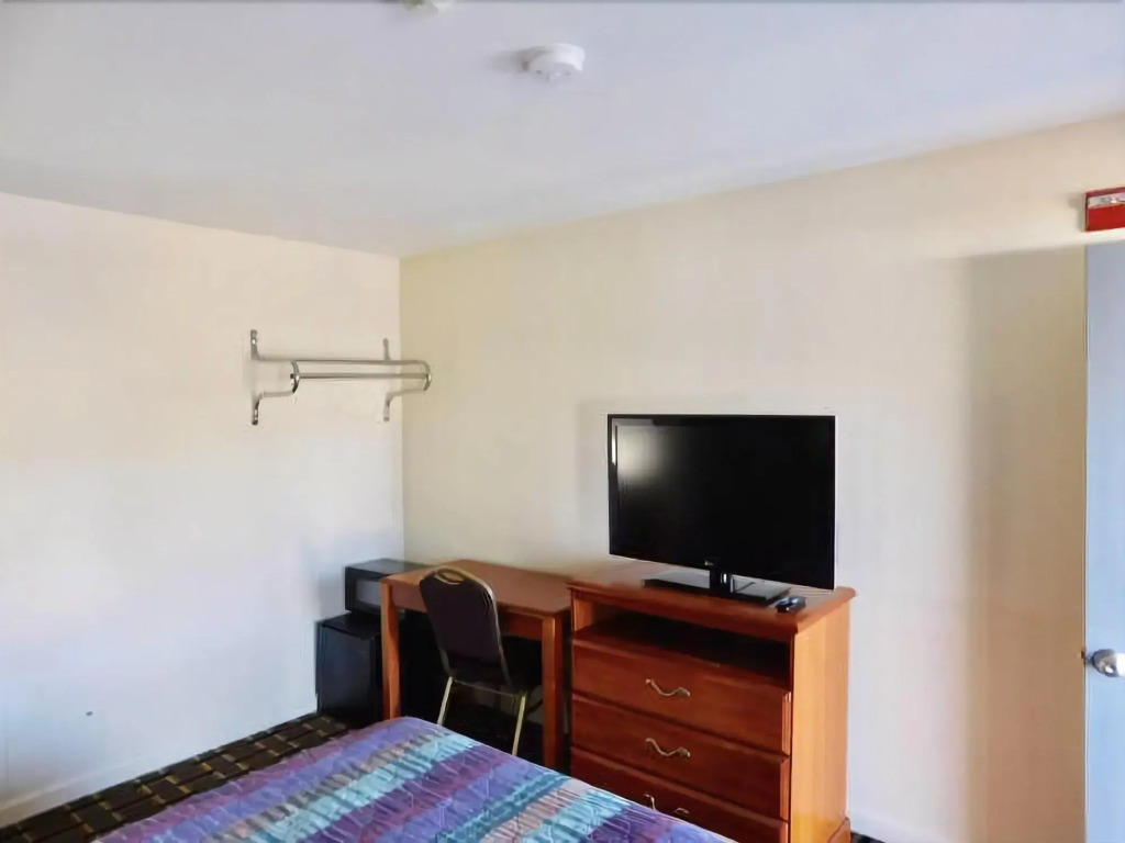 Shangri-La Motel