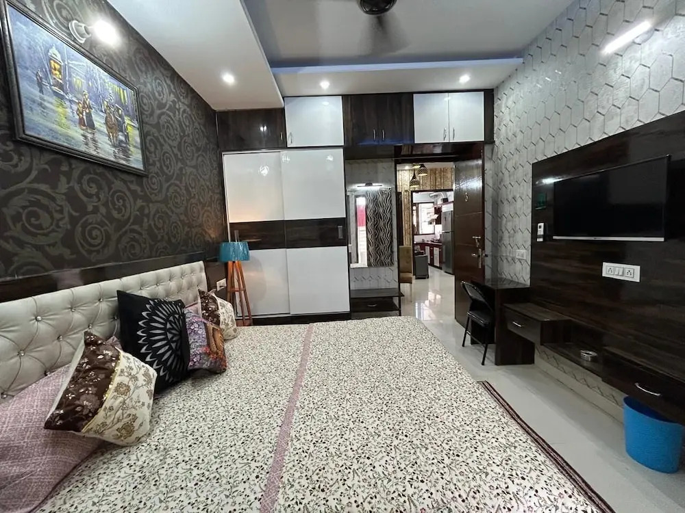 Entire 3bhk Luxury Flat in Zirakpur-Panchkula-Chandigarh-Mohali, Punjab, India