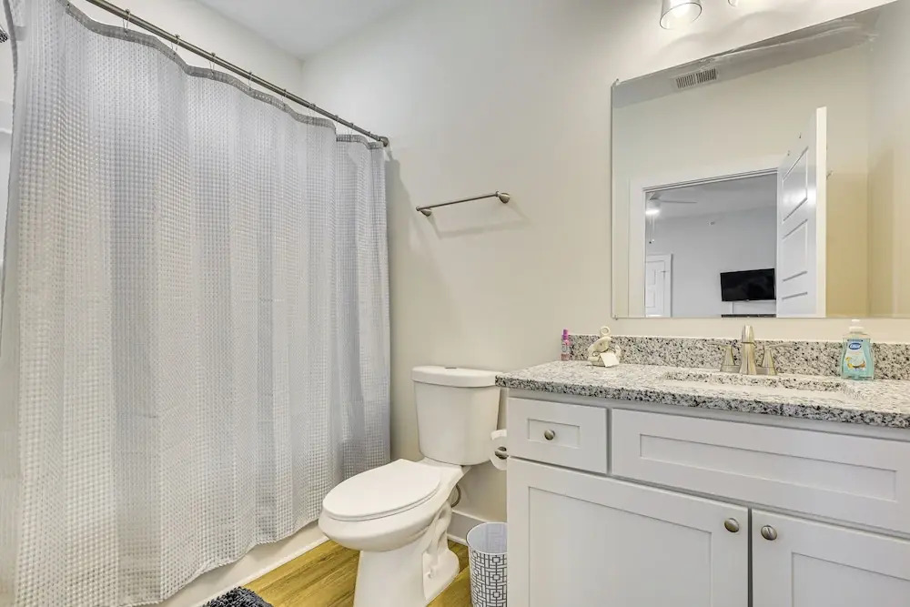 Walk to Riverfront District: Bright Wilmington Apt