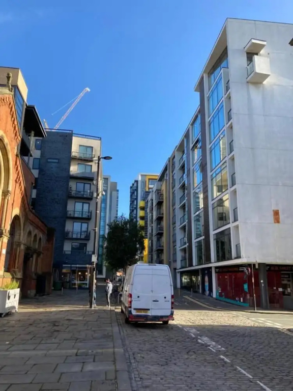 Zenith City Centre Apartment - Stay Longer and Save