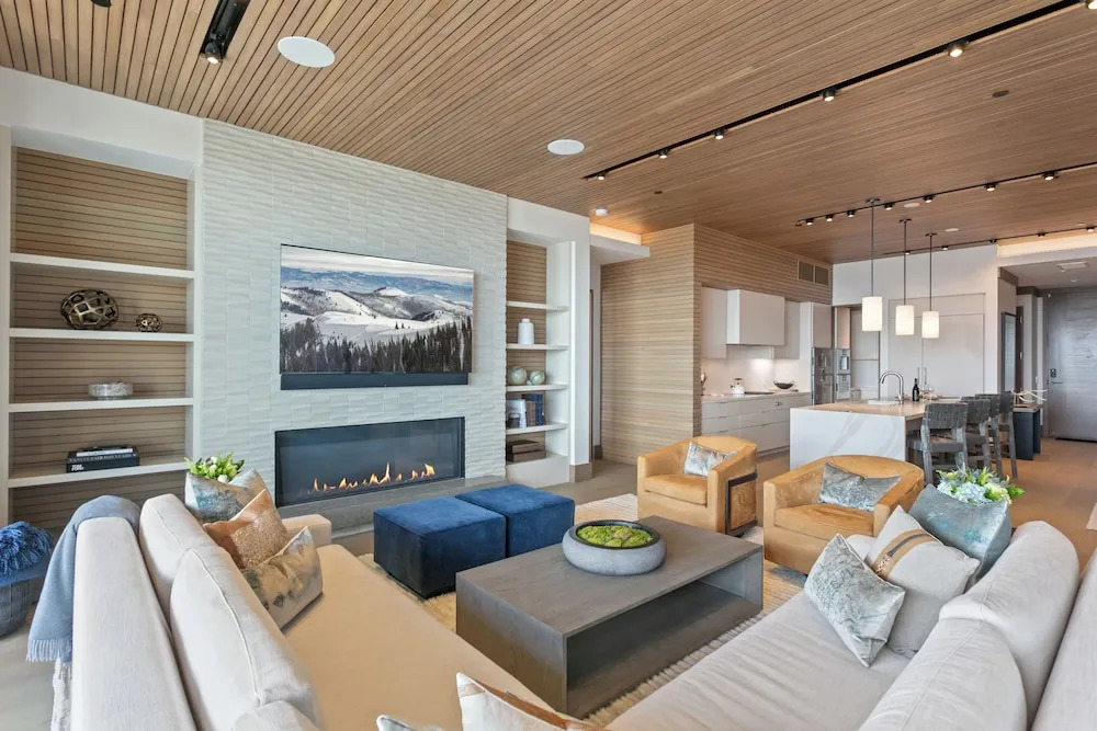 The Residences at The Tower-3 Bedroom Deluxe #6 3 Condo