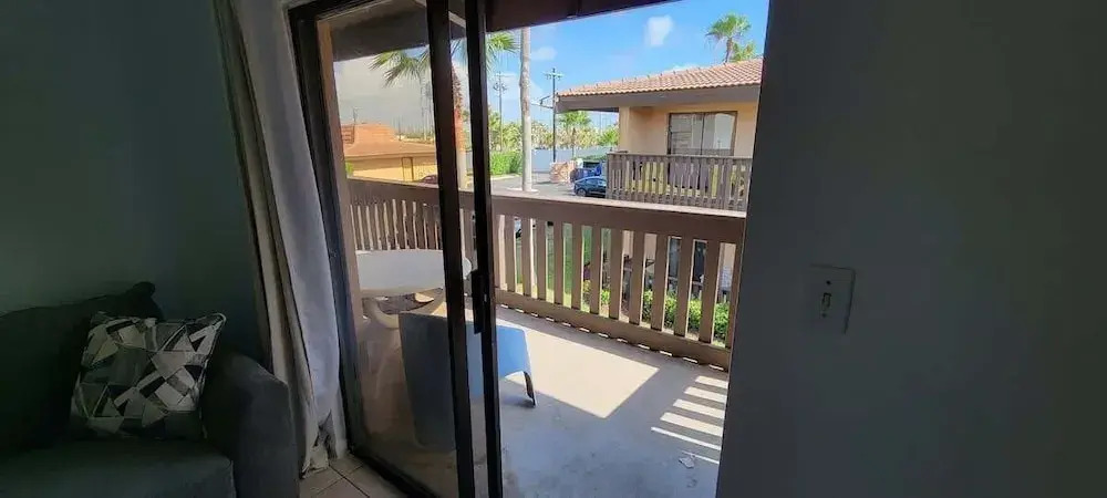 Tiki 1 Bedroom Home by RedAwning