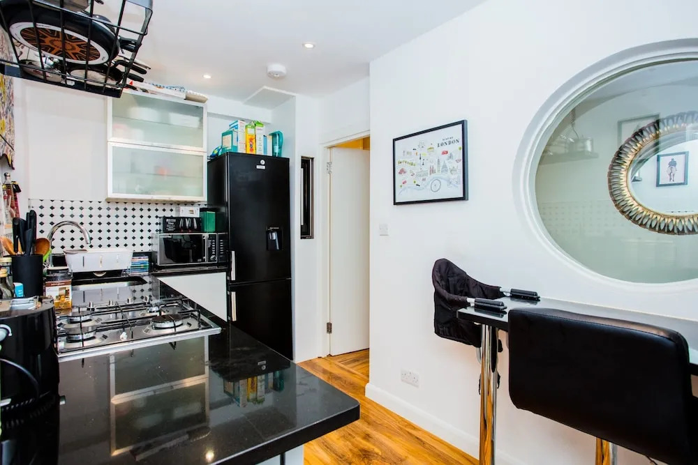 2 Bedroom Flat Sleeps 4 In Chelsea