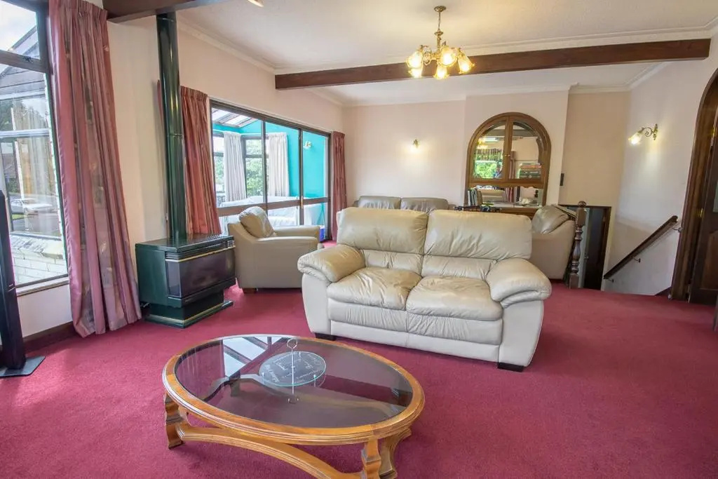 Redcliff House - Te Anau Holiday Home