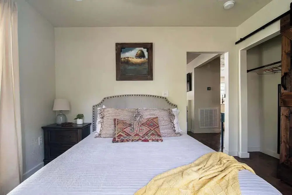 Southern Charm - Near Main With Hot Tub
