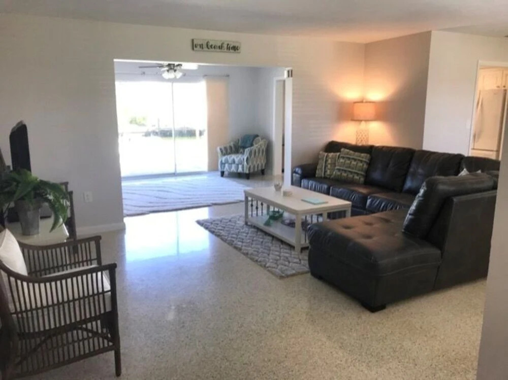 526 72nd St - 2 Br Home
