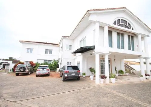 Apaade Lodge Hotel