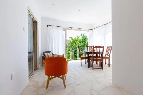 Archondia House - Holiday Apartments With Pool