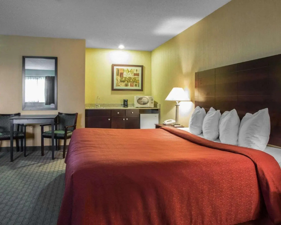AmericInn by Wyndham Marshfield