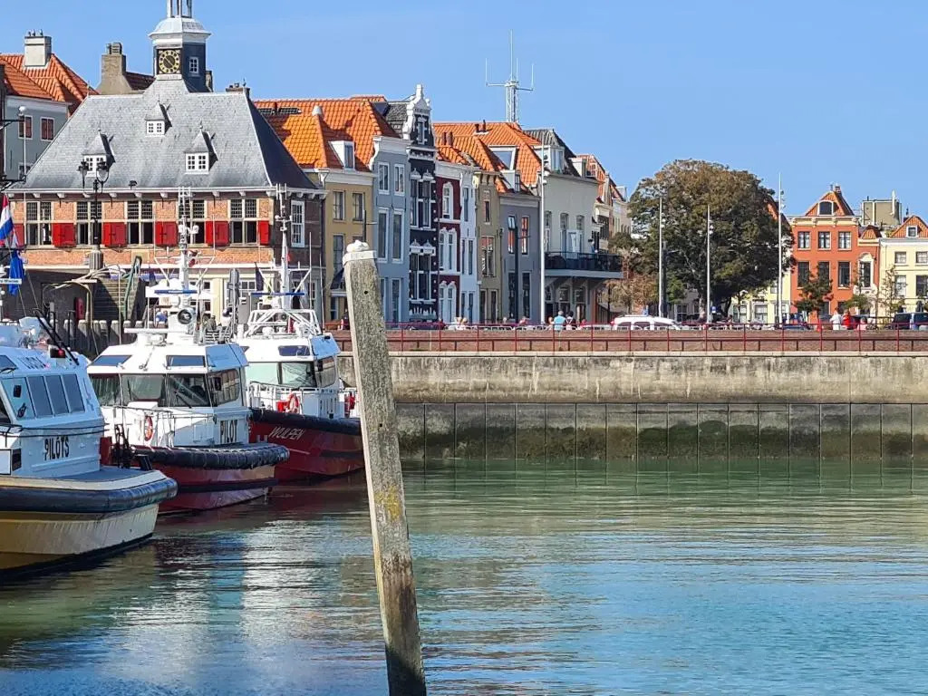 Appartement Havenzicht, gelegen aan zee met zeezicht