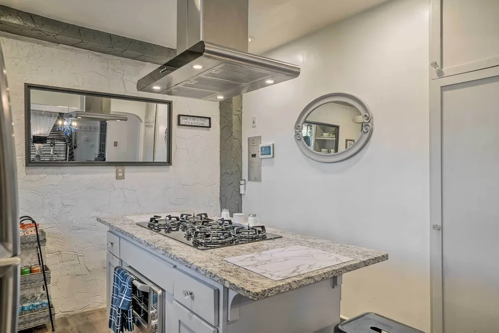 Pet-friendly El Paso Escape w/ Patio + Grill!