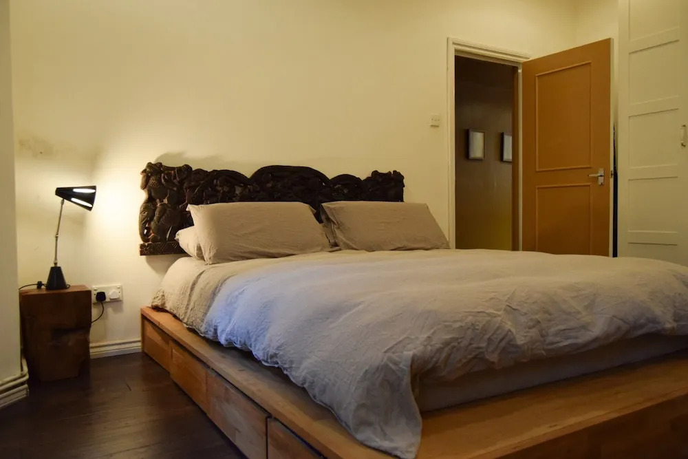 Spacious 2 Bedroom Apartment in Notting Hill