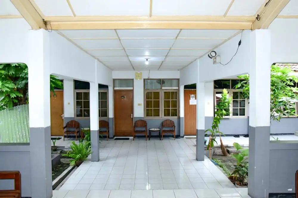 RedDoorz Syariah near Puro Pakualaman Palace