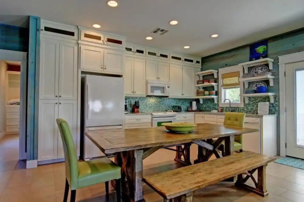 Pura Vida - 4 Br home by RedAwning