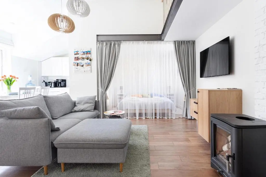 3 Bedroom Apartment 24h self check in, free parking, Ac, fireplace
