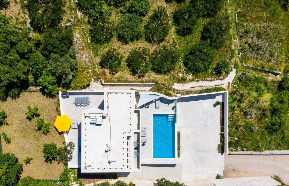 Four-Bedroom Holiday Home In Zaton Mali