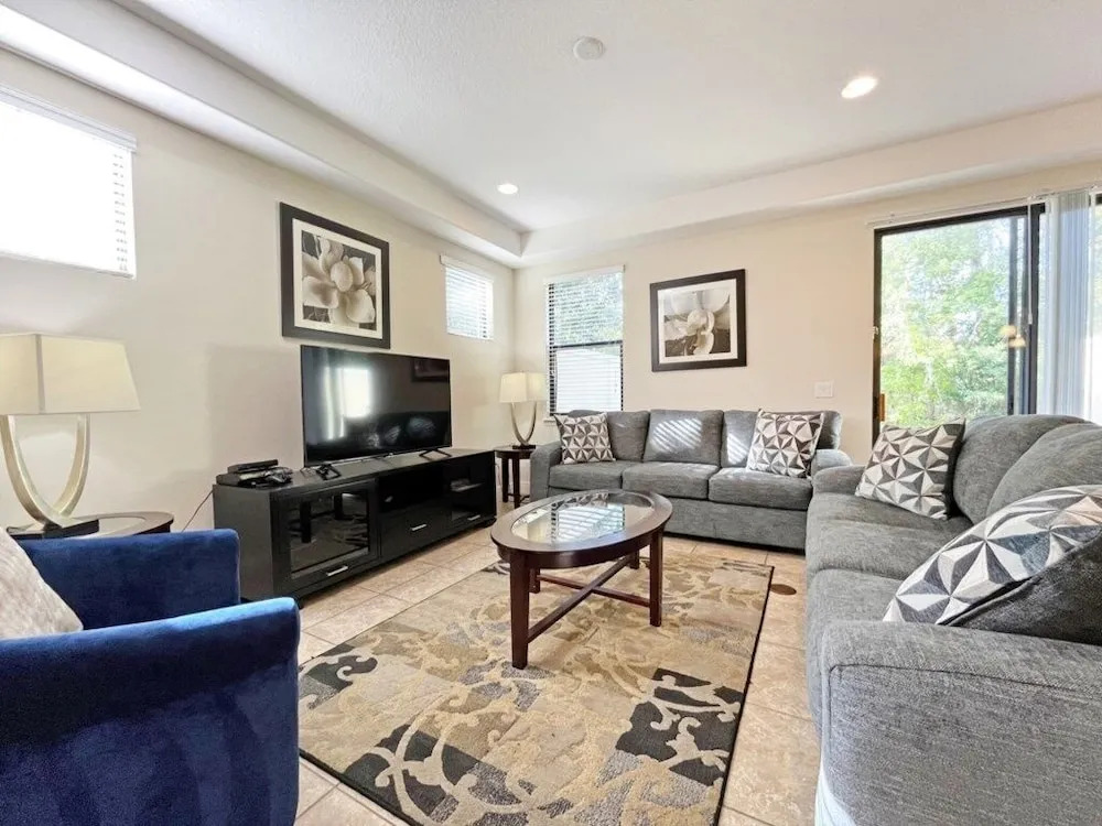 Fountains Retreat 4 Bedroom Condo by RedAwning