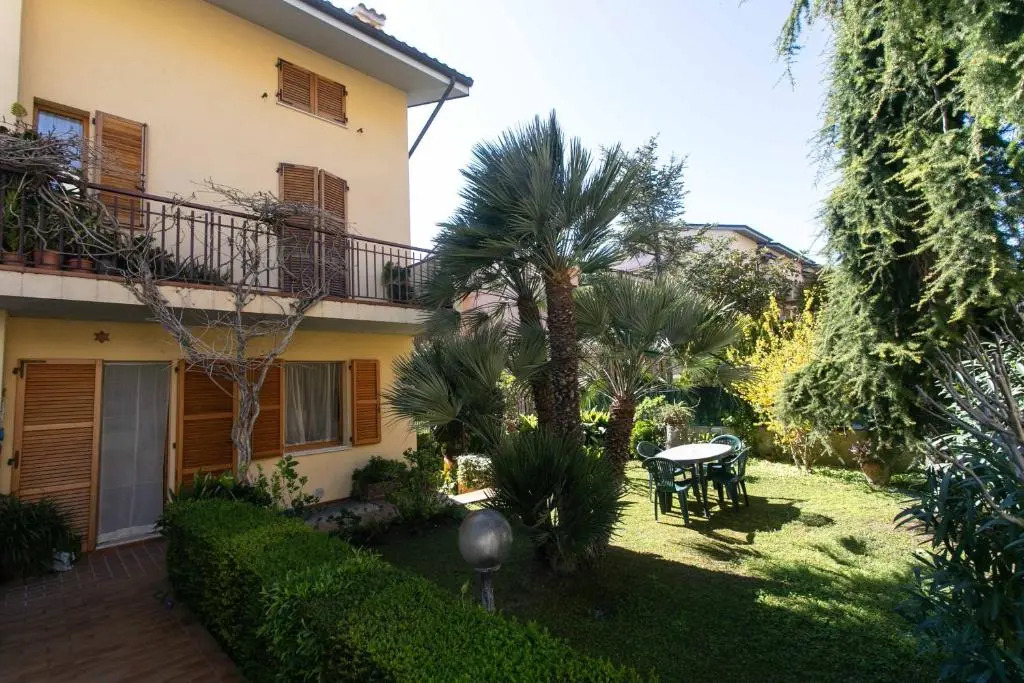 N43 - Numana, bilocale con giardino
