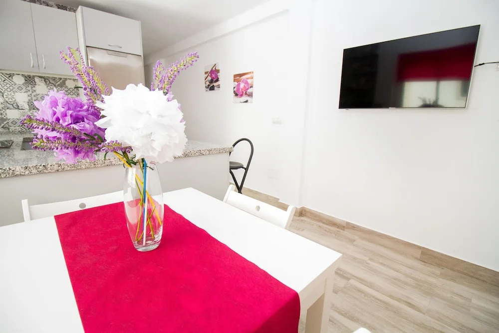 Modish 3 bedroom Apartment in Malaga by La Recepción