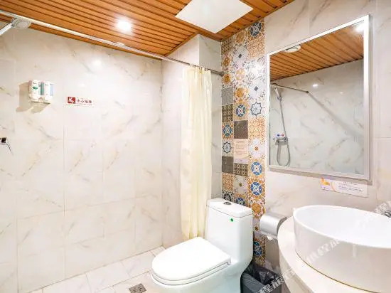Yayue Hotel (Jinan Qilu Hospital Quancheng Square store)