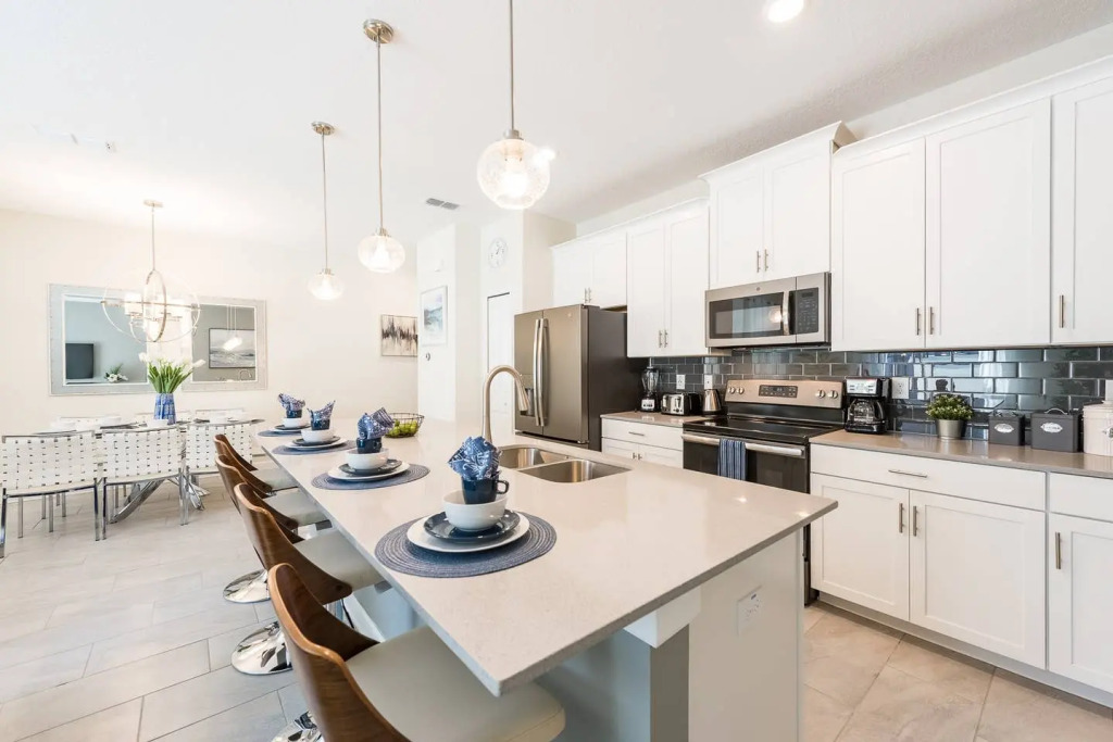 Spacious house near Disney with private pool