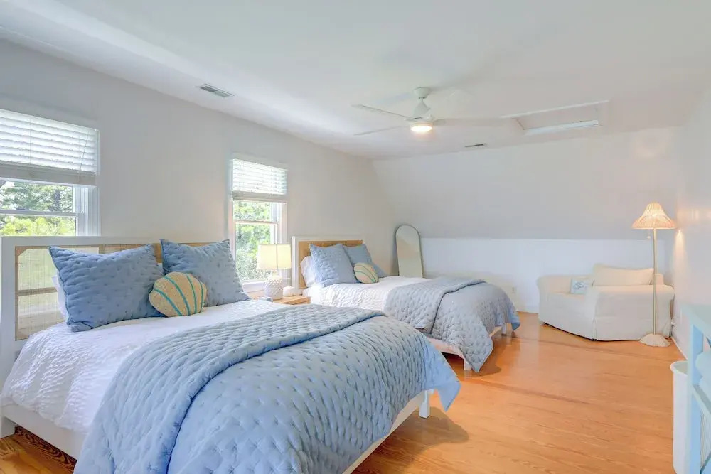Waterfront Home w/ Screened Porch & Sunsets