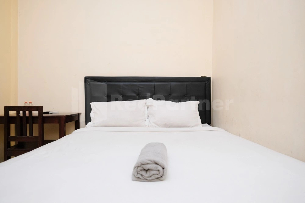 Mas Klimis Guesthouse Pakuwon Mall Mitra RedDoorz