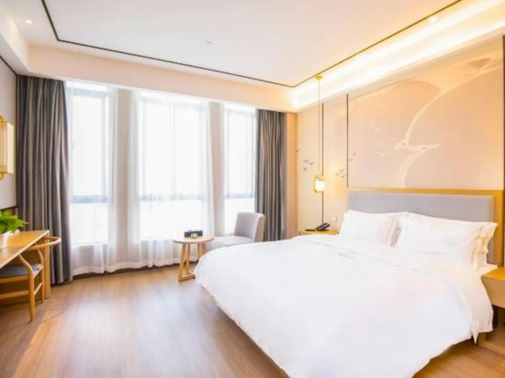 Qingmu Select Hotel (Wuhu Fangte Two, Three and Four Store)