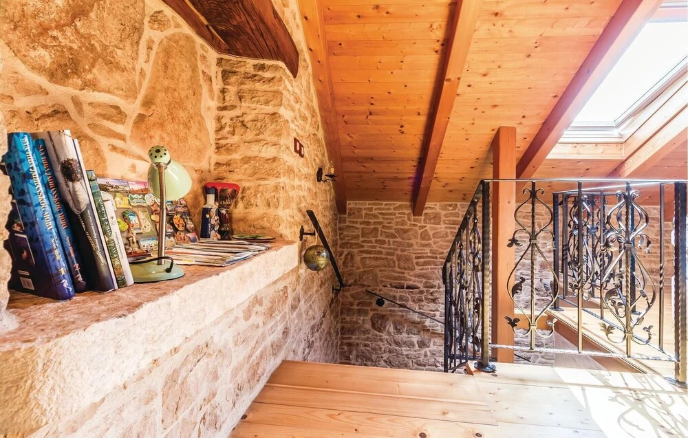 Beautiful Home in Marcana With Wifi and 2 Bedrooms