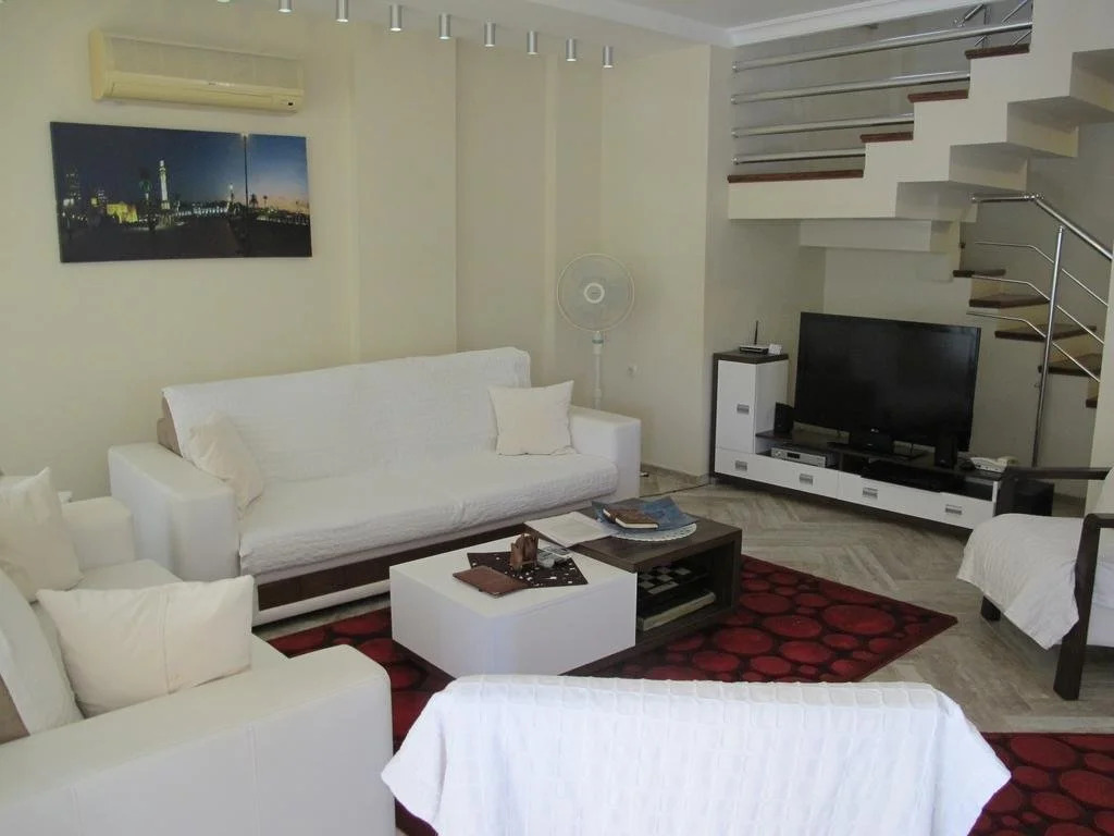 Crescent Villa