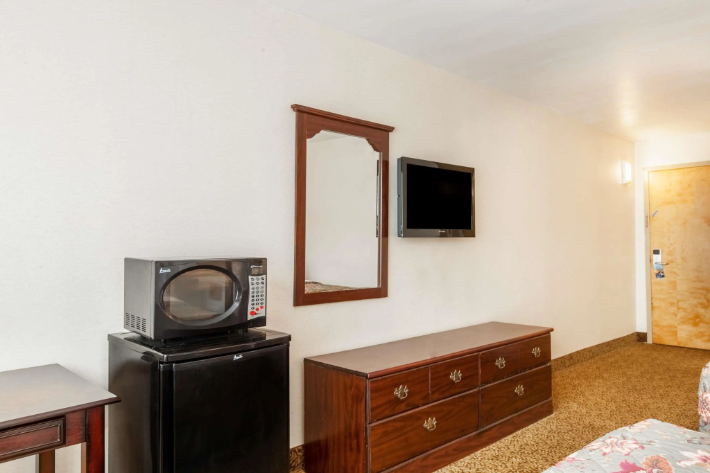 Days Inn Conference Center - Bridgewater