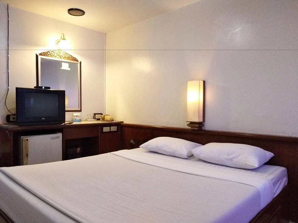 Klaeng Palace Hotel