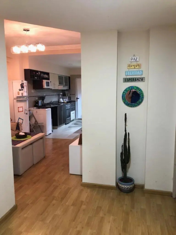 Apartamento monoambiente amplio 2 baños luminoso con balcón cercano a Hospital Italiano y Shopping Abasto Almagro