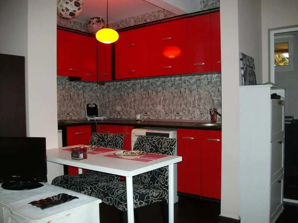Black&Red Apartment