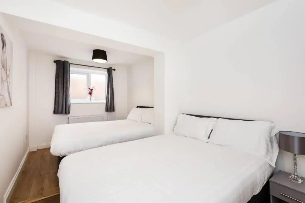 Liverpool City Centre - Fabulous 3 En-suite Bedrooms - Sleeps 10 People