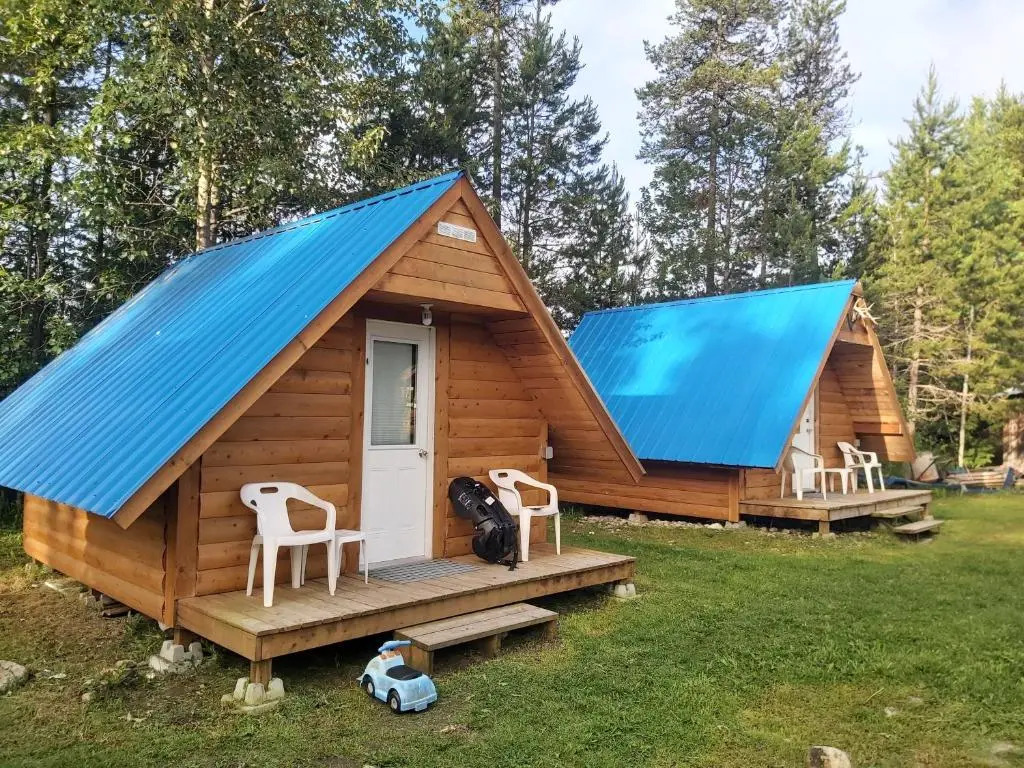 Blue River Campgrounds & Cabin-public washroom