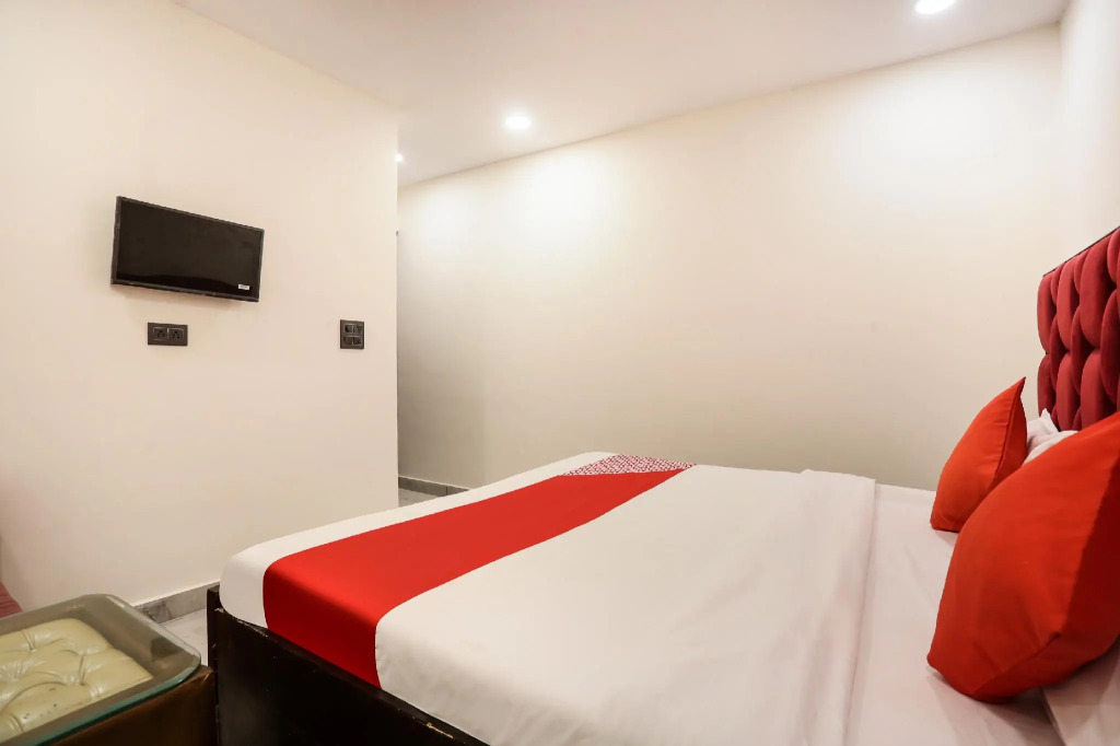 OYO Flagship 76522 Star Stay