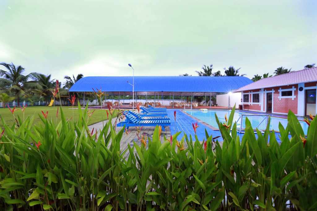 Renai Blue Waters Cherai
